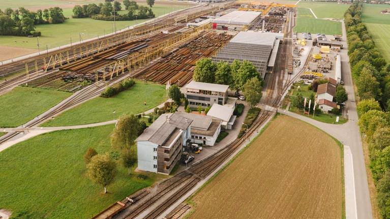 Swisslog liefert moderne Hochregallager-Technologie und Lagerverwaltungssoftware für das Bahntechnik Center der SBB